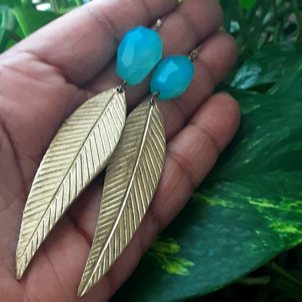 FACETED AQUA CHALCEDONY Shoulder Duster Gold Matte Leaf Pierced Earrings - Vtg
